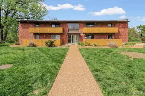 1190 Calley Dr #B, Saint Louis, MO 63125