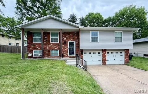 3 Inwood Ct, Saint Peters, MO 63376