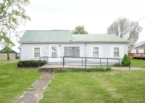 1882 Krausetown Rd, Owensville, MO 65066