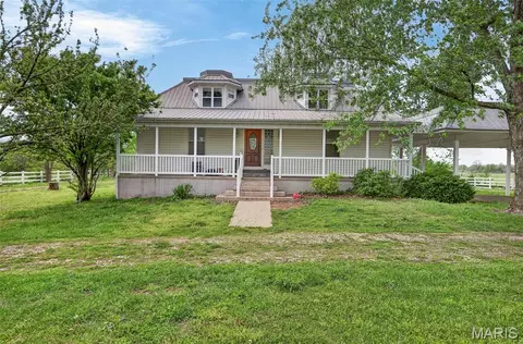 2431 W Elm St, Lebanon, MO 65536
