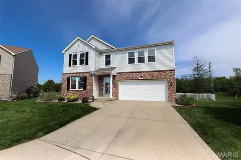 1701 Shade Tree Ct, Belleville, IL 62226