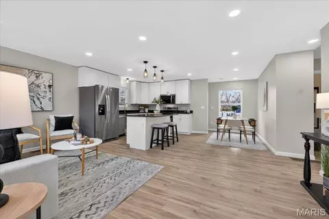 3218 Krem Ave, Saint Ann, MO 63074