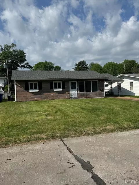 4626 Heege Rd, Affton, MO 63123
