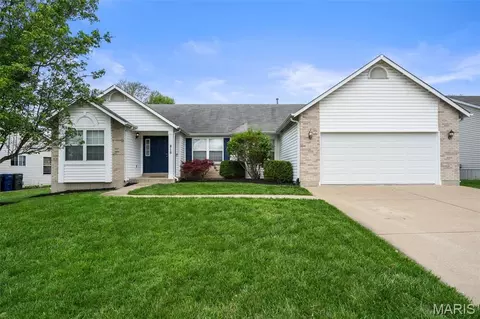 815 Whisper Creek Ct, Wentzville, MO 63385