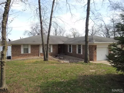 14 Denzel Dr, Greenville, IL 62246