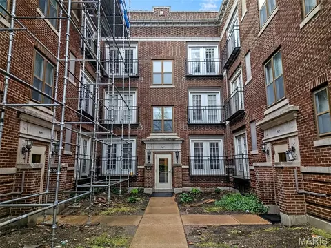 5677 Waterman Blvd #11, Saint Louis, MO 63112
