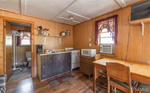 Kitchen - 11090 Highway K, Jadwin, MO 65501 photo 6 of 6