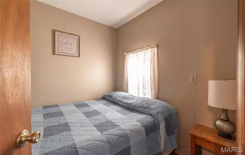 Bedroom - 11090 Highway K, Jadwin, MO 65501 photo 5 of 9