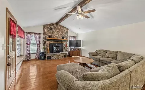 Living - 11090 Highway K, Jadwin, MO 65501 photo 1 of 2