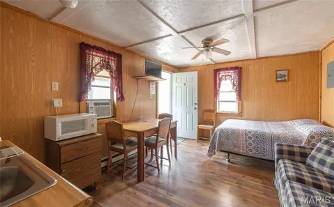 Bedroom - 11090 Highway K, Jadwin, MO 65501 photo 9 of 9