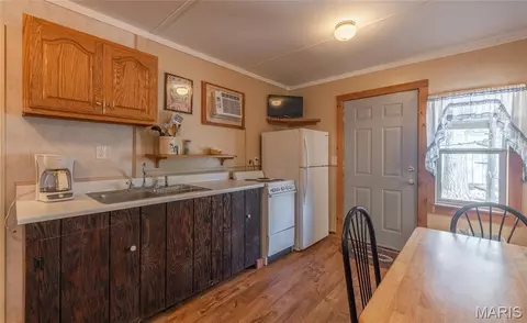 Kitchen - 11090 Highway K, Jadwin, MO 65501 photo 5 of 6