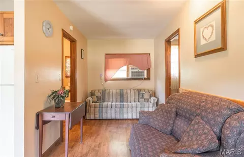 Living - 11090 Highway K, Jadwin, MO 65501 photo 2 of 2
