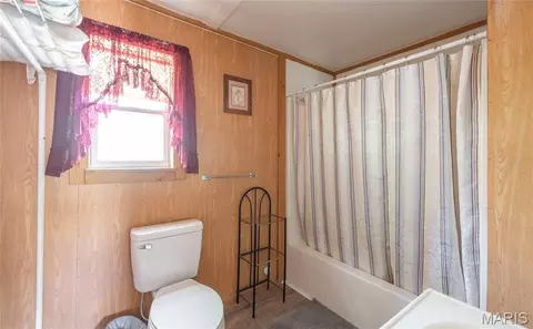 Bath - 11090 Highway K, Jadwin, MO 65501 photo 6 of 6