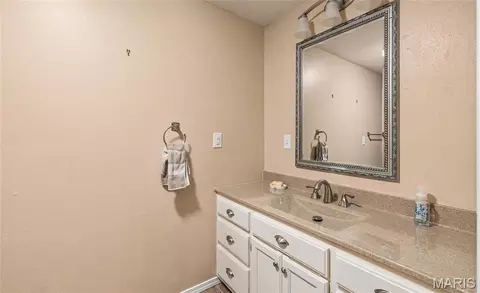 Bath - 11090 Highway K, Jadwin, MO 65501 photo 2 of 6
