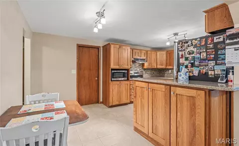 Kitchen - 11090 Highway K, Jadwin, MO 65501 photo 1 of 6