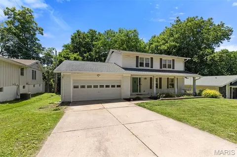 3029 Yale Blvd, Saint Charles, MO 63301