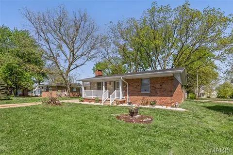 319 W Indiana St, Trenton, IL 62293