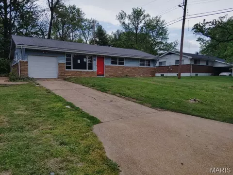 9967 Lanier Dr, Saint Louis, MO 63136