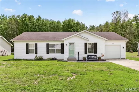 506 Monica Dr, Lebanon, IL 62254