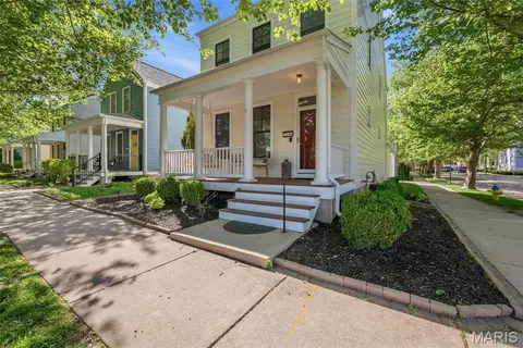 3240 S Civic Green Dr, Saint Charles, MO 63301