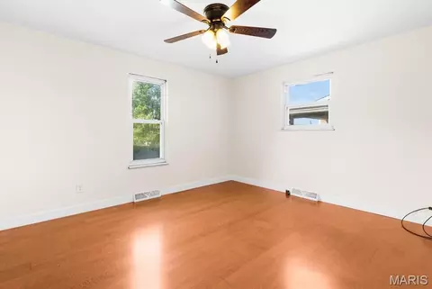Bedroom - 209 Oak St, Waterloo, IL 62298 photo 1 of 4