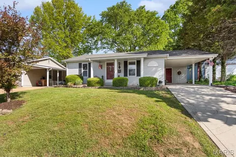 Exterior - 209 Oak St, Waterloo, IL 62298 photo 4 of 10