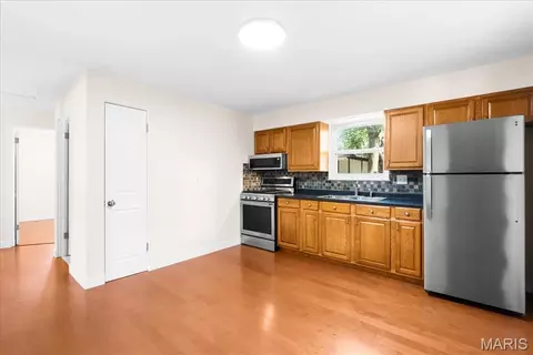 Kitchen - 209 Oak St, Waterloo, IL 62298 photo 2 of 3