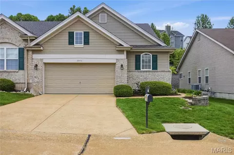 5546 Aberdour Ln, Oakville, MO 63129