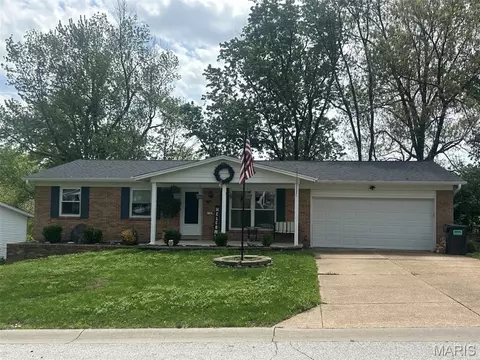 118 Wildwood Ct, Saint Charles, MO 63303