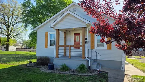 518 S Delmar Ave, Hartford, IL 62048