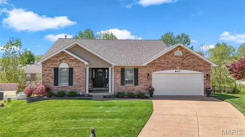 643 Country Squire Cir, Saint Peters, MO 63376