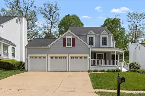 1250 Red Oak Plantation Dr, Ballwin, MO 63021
