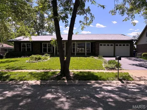 2804 Springridge Dr, Saint Louis, MO 63129