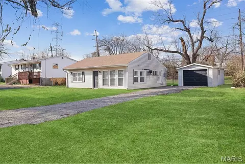 11893 Bridgevale Ave, Saint Louis, MO 63138