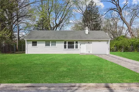 12019 Krenning Ln, Saint Louis, MO 63138