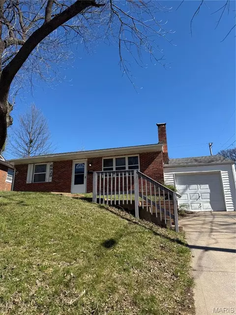 6929 Roland Blvd, Saint Louis, MO 63121