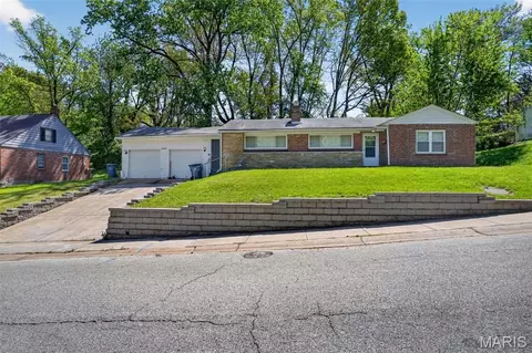 4334 Nelson Dr, Saint Louis, MO 63121