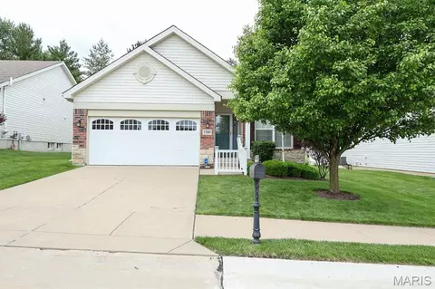 1760 Waterfall Dr, Saint Charles, MO 63303