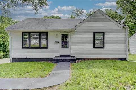 6811 Brower Ct, Berkeley, MO 63134
