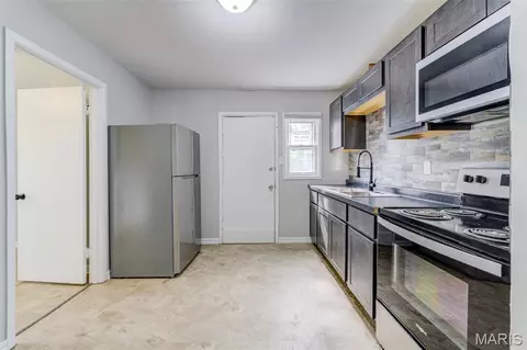 6811 Brower Ct, Berkeley, MO 63134 photo 3