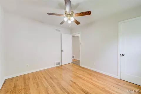 8015 Aline Ave, Berkeley, MO 63134 photo 3