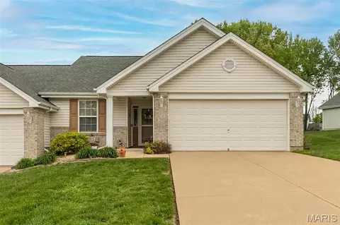 4 Quiet Meadow Ct, Saint Peters, MO 63376