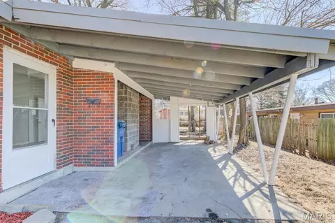 6628 Bitteroot Ln, Berkeley, MO 63134