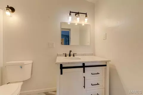 Bath - 6628 Bitteroot Ln, Berkeley, MO 63134 photo 1 of 3