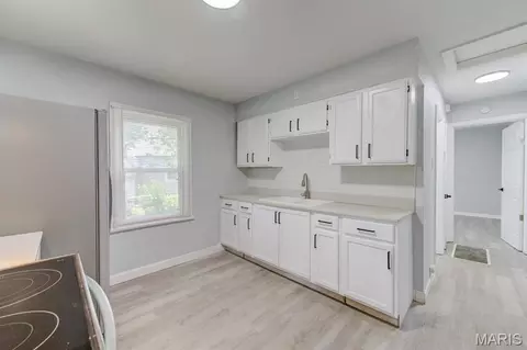8067 Aline Ave, Berkeley, MO 63134 photo 4