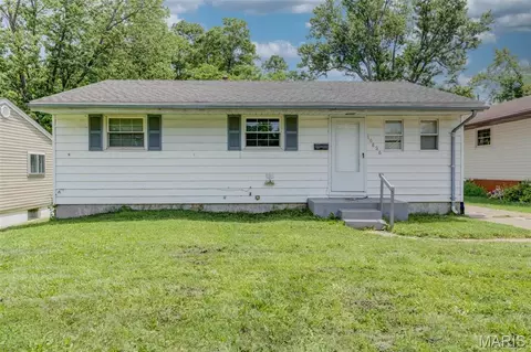 10836 Spring Garden Dr, Saint Louis, MO 63137