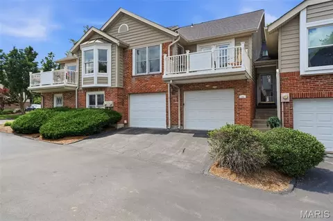 2224 Ole Castle Ct, Chesterfield, MO 63017