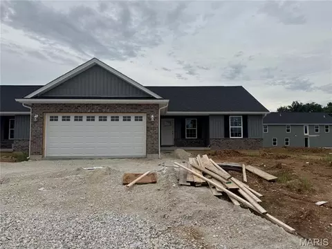 112 Grindstone Ct, Moscow Mills, MO 63362
