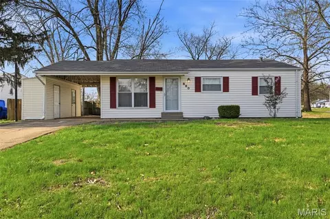880 Fifth Plz, Florissant, MO 63031