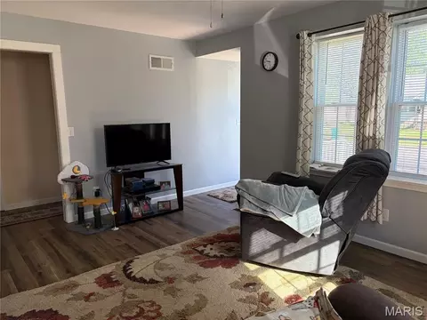 Living - 306 Elmont Rd, Sullivan, MO 63080 photo 1 of 1